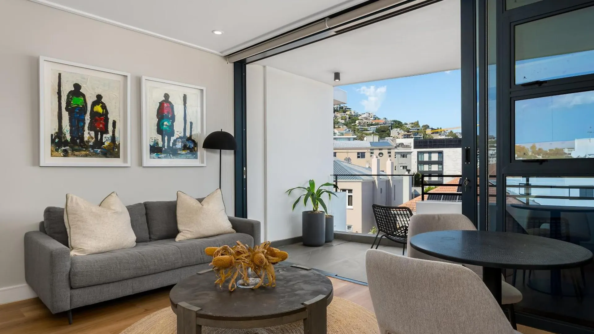 7 On Bantry Luxury Apartments location